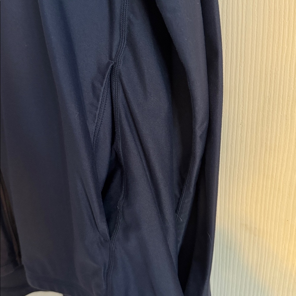 Very nice mens size Large Oakley brand performance full zip hoodie. - Picture 6 of 7